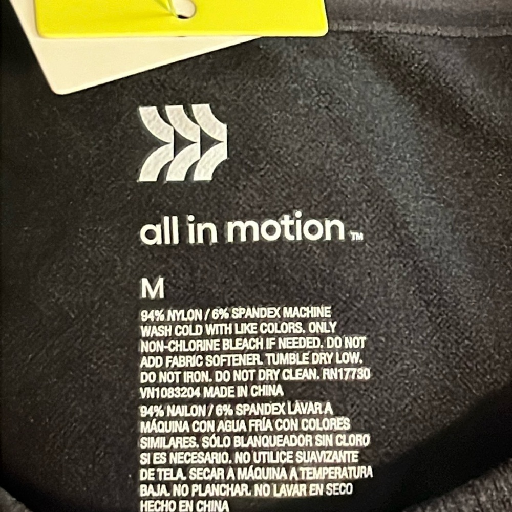 All In Motion Seamless Cropped Tee Active T-Shirt Women’s M Medium 8-10 Black - Picture 6 of 11